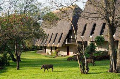 фото отеля Rainbow Azzambezi River Lodge