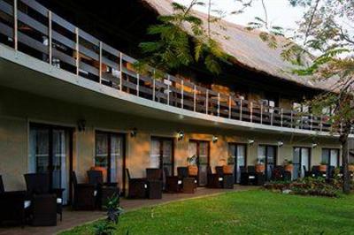 фото отеля Rainbow Azzambezi River Lodge