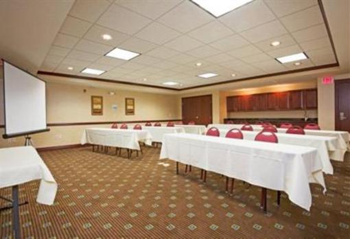 фото отеля Holiday Inn Express Hotel & Suites Winona