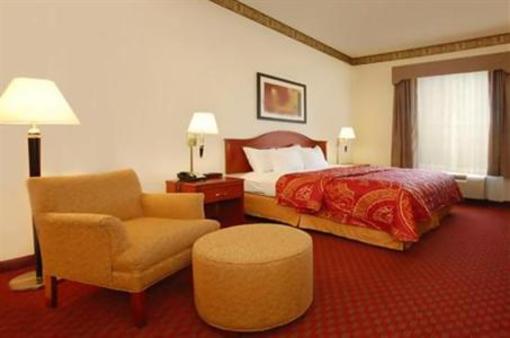 фото отеля La Quinta Inn & Suites Madison Square Mall Inn & Suites
