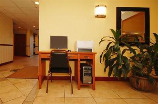 фото отеля La Quinta Inn & Suites Madison Square Mall Inn & Suites