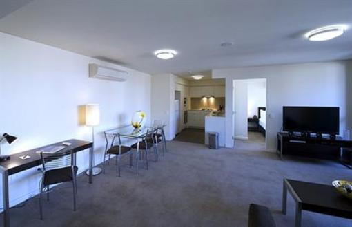 фото отеля Chifley Executive Suites