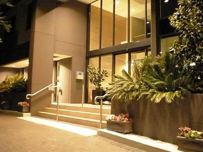 фото отеля Quest Mascot Serviced Apartments