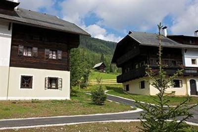 фото отеля Feriendorf Kirchleitn Dorf Grosswild Apartments Bad Kleinkirchheim