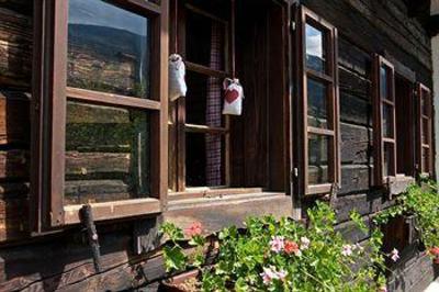фото отеля Feriendorf Kirchleitn Dorf Grosswild Apartments Bad Kleinkirchheim