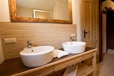 фото отеля Feriendorf Kirchleitn Dorf Grosswild Apartments Bad Kleinkirchheim
