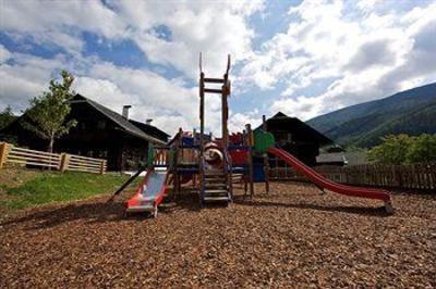 фото отеля Feriendorf Kirchleitn Dorf Grosswild Apartments Bad Kleinkirchheim