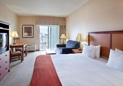 фото отеля Holiday Inn Express Hotel & Suites Seaside - Convention Center