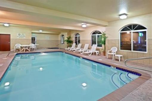 фото отеля Holiday Inn Express Hotel & Suites Seaside - Convention Center