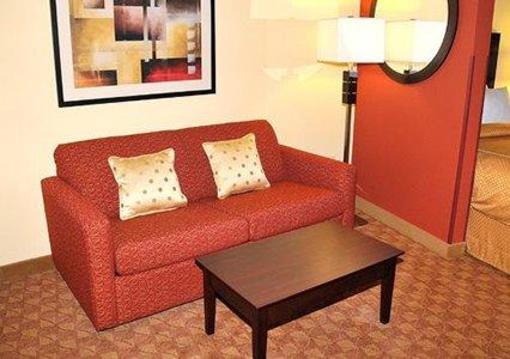 фото отеля Comfort Suites Harbour View