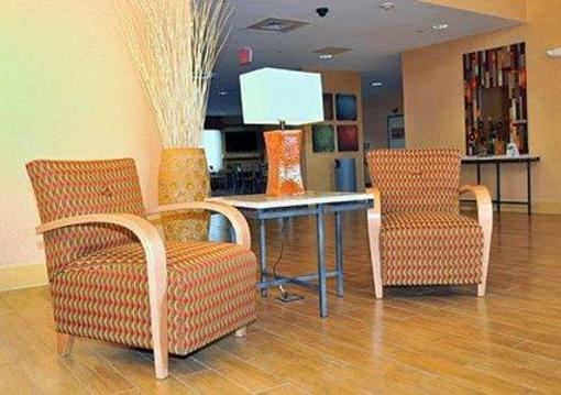 фото отеля Comfort Suites Harbour View