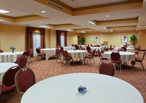 фото отеля Comfort Suites Harbour View
