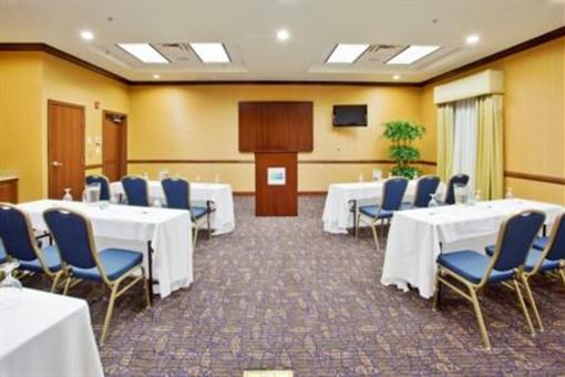 фото отеля Holiday Inn Express Hotel & Suites Wilmington-Newark