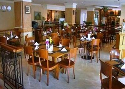 фото отеля Hotel Mega Cikini Jakarta