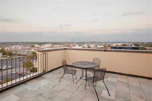 фото отеля Holiday Inn Boston-Dedham Hotel & Conference Center