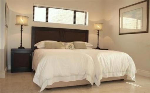 фото отеля Dreamscape Villa Apartments Gordon's Bay