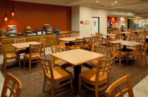 фото отеля Holiday Inn Express Hotel & Suites McAllen (Airport/La Plaza Mall)