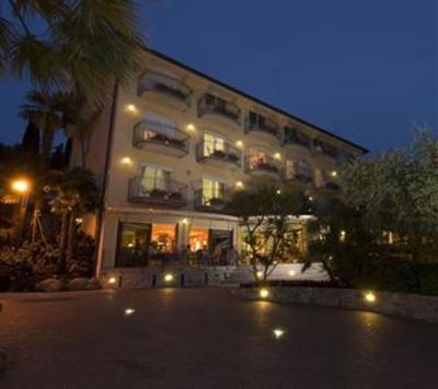 фото отеля Hotel Galvani Torri del Benaco