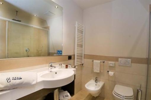 фото отеля Hotel Galvani Torri del Benaco