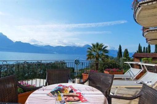 фото отеля Hotel Galvani Torri del Benaco