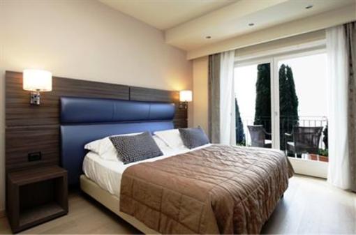 фото отеля Hotel Galvani Torri del Benaco