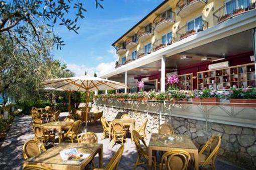 фото отеля Hotel Galvani Torri del Benaco