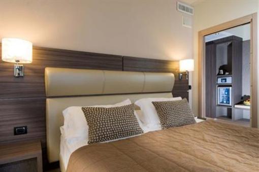 фото отеля Hotel Galvani Torri del Benaco