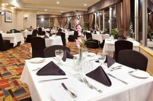 фото отеля Holiday Inn Long Beach Airport Hotel and Conference Center
