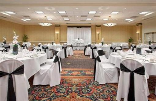 фото отеля Holiday Inn Long Beach Airport Hotel and Conference Center