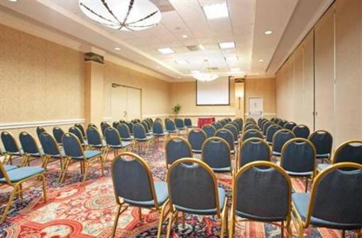 фото отеля Holiday Inn Long Beach Airport Hotel and Conference Center