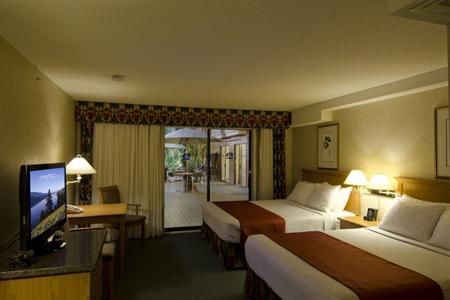 фото отеля BEST WESTERN PLUS Vernon Lodge & Conference Centre