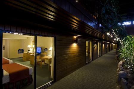 фото отеля BEST WESTERN PLUS Vernon Lodge & Conference Centre