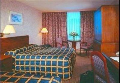 фото отеля Greenwood Inn & Suites