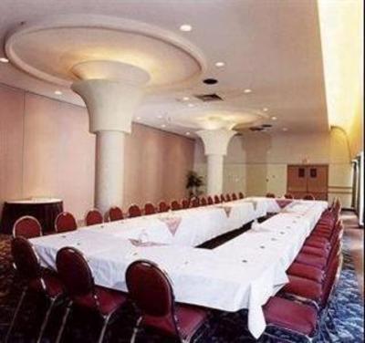 фото отеля Greenwood Inn & Suites