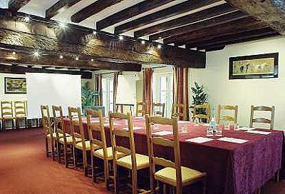 фото отеля Auberge Du Cheval Blanc Hotel Selles-Saint-Denis