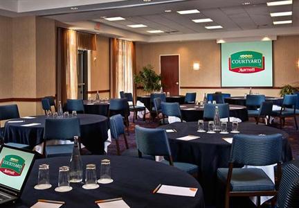 фото отеля Courtyard by Marriott Dunn Loring Fairfax