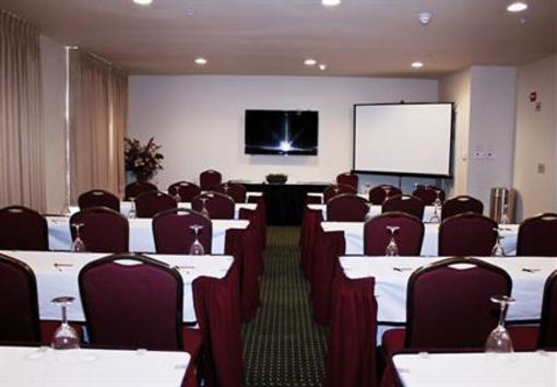 фото отеля TownePlace Suites Sacramento Cal Expo