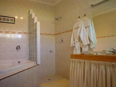 фото отеля 101 Oudtshoorn Holiday Accommodation