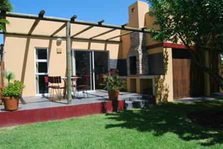 фото отеля 101 Oudtshoorn Holiday Accommodation