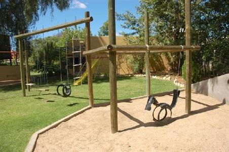 фото отеля 101 Oudtshoorn Holiday Accommodation