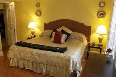 фото отеля Ascendence Harbourside Mansion Bed & Breakfast Halifax