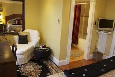 фото отеля Ascendence Harbourside Mansion Bed & Breakfast Halifax