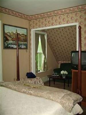фото отеля Ascendence Harbourside Mansion Bed & Breakfast Halifax