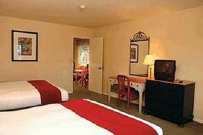 фото отеля Cambria Pines Lodge