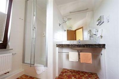 фото отеля Hotel Und Landgasthof Zum Bockshahn Spessart
