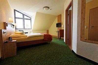 фото отеля Hotel Und Landgasthof Zum Bockshahn Spessart