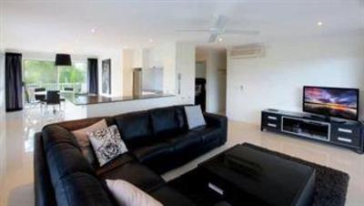 фото отеля Noosa Outrigger Beach Resort