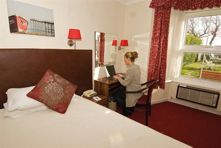 фото отеля BEST WESTERN Beachcroft Hotel