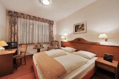 фото отеля Altdeutsche Weinstube Hotel Rudesheim am Rhein