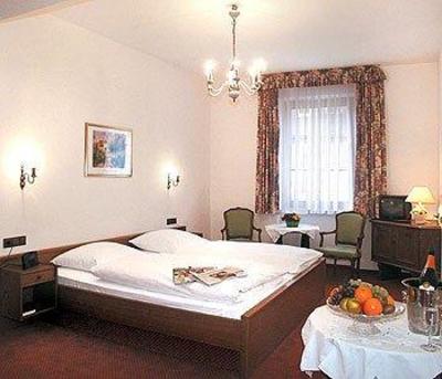фото отеля Altdeutsche Weinstube Hotel Rudesheim am Rhein